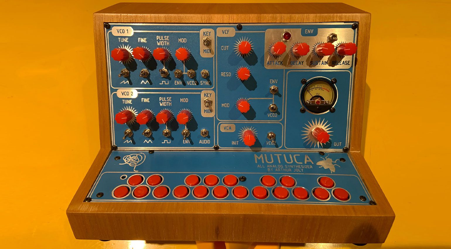 Reco-Synth Mutuca FM