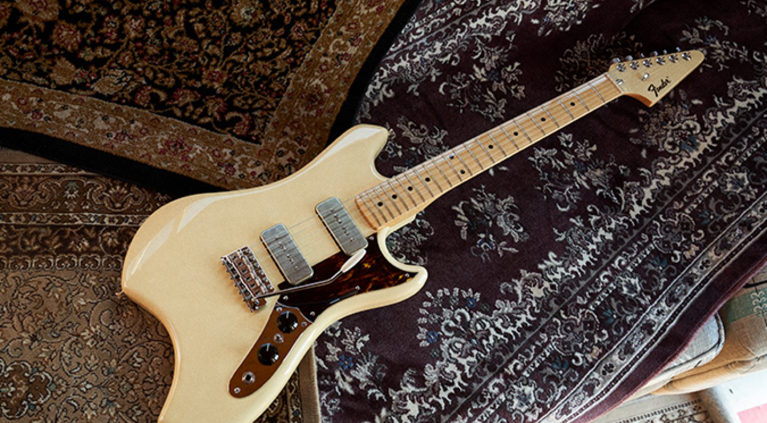 La guitare signature Fender Japan Daiki Tsuneta remodèle le Swinger