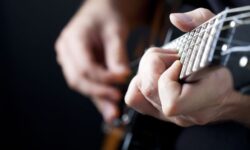 Guitare folk et guitare classique : les différences
