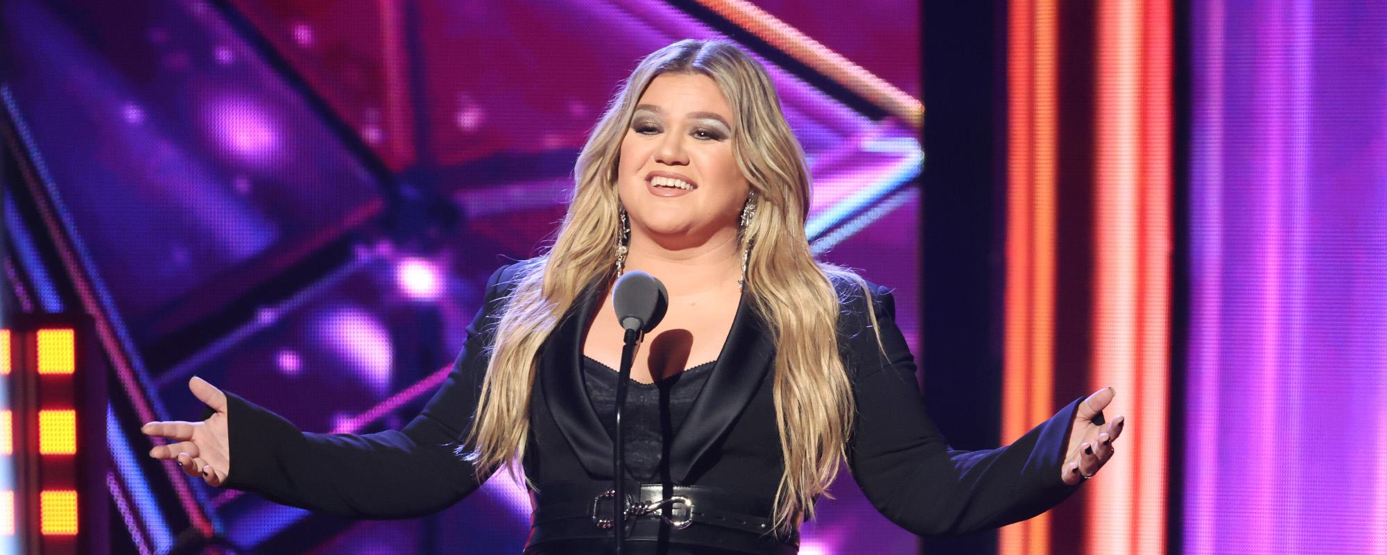 Kelly Clarkson chante "Heart Like a Truck" de Lainey Wilson à Vegas