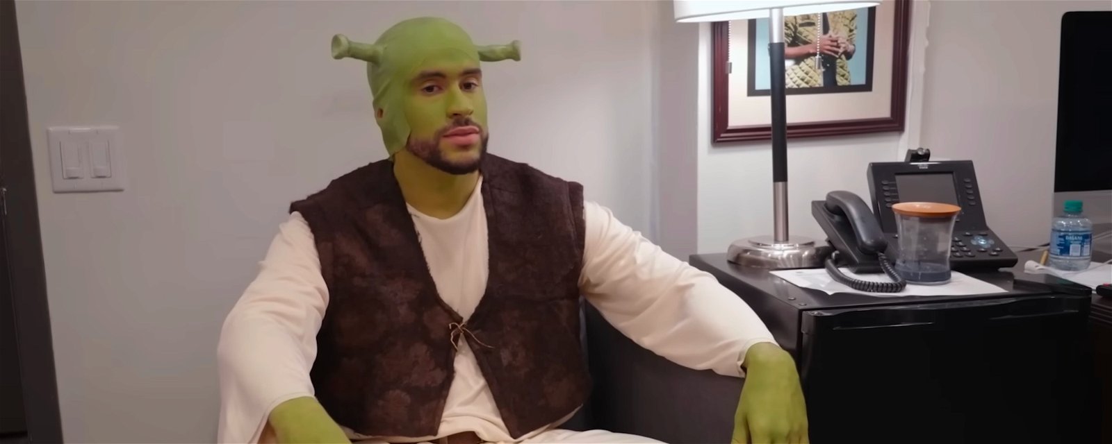 Bad Bunny s'habille en Shrek dans le sketch farfelu "Saturday Night Live"