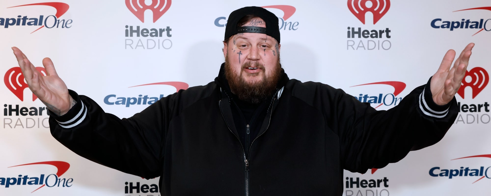 Jelly Roll réfléchit à sa transformation d'un jeune homme "très, très précaire" à la personne qu'il est aujourd'hui