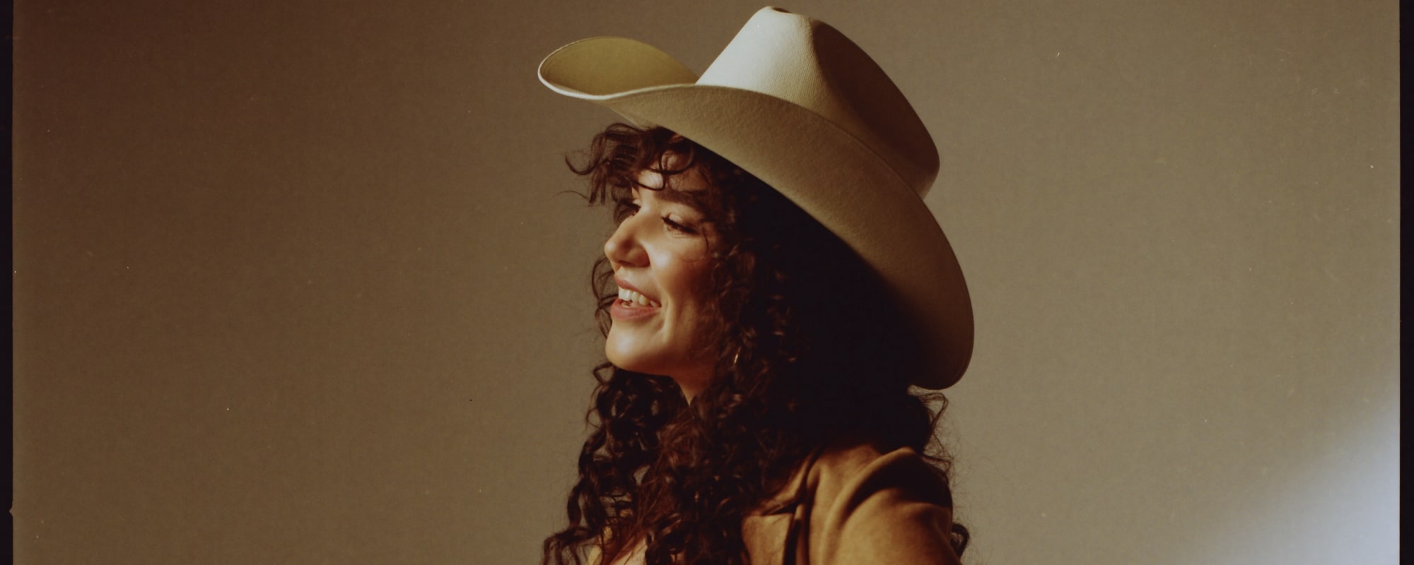 Emily Nenni présente son prochain album "Drive & Cry" avec Honky Tonkin' Toe-Tapper "Get to Know Ya"