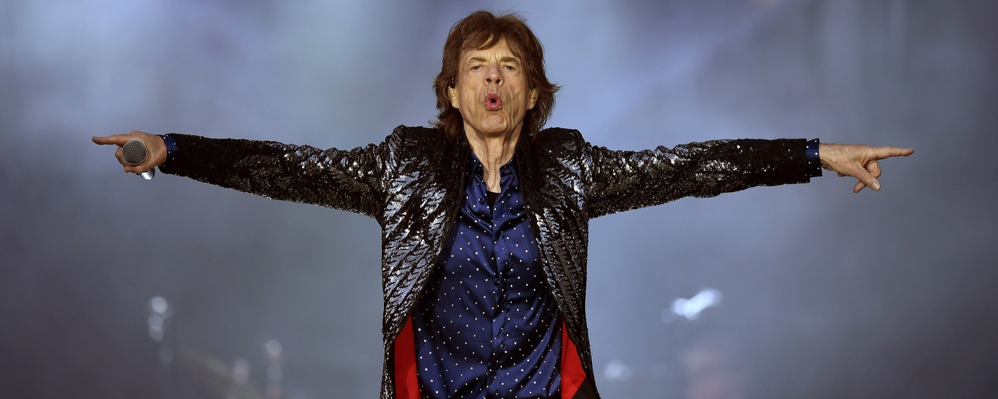 Regardez Mick Jagger jouer de la guitare alors qu'il se prépare pour la tournée 2024 des Rolling Stones