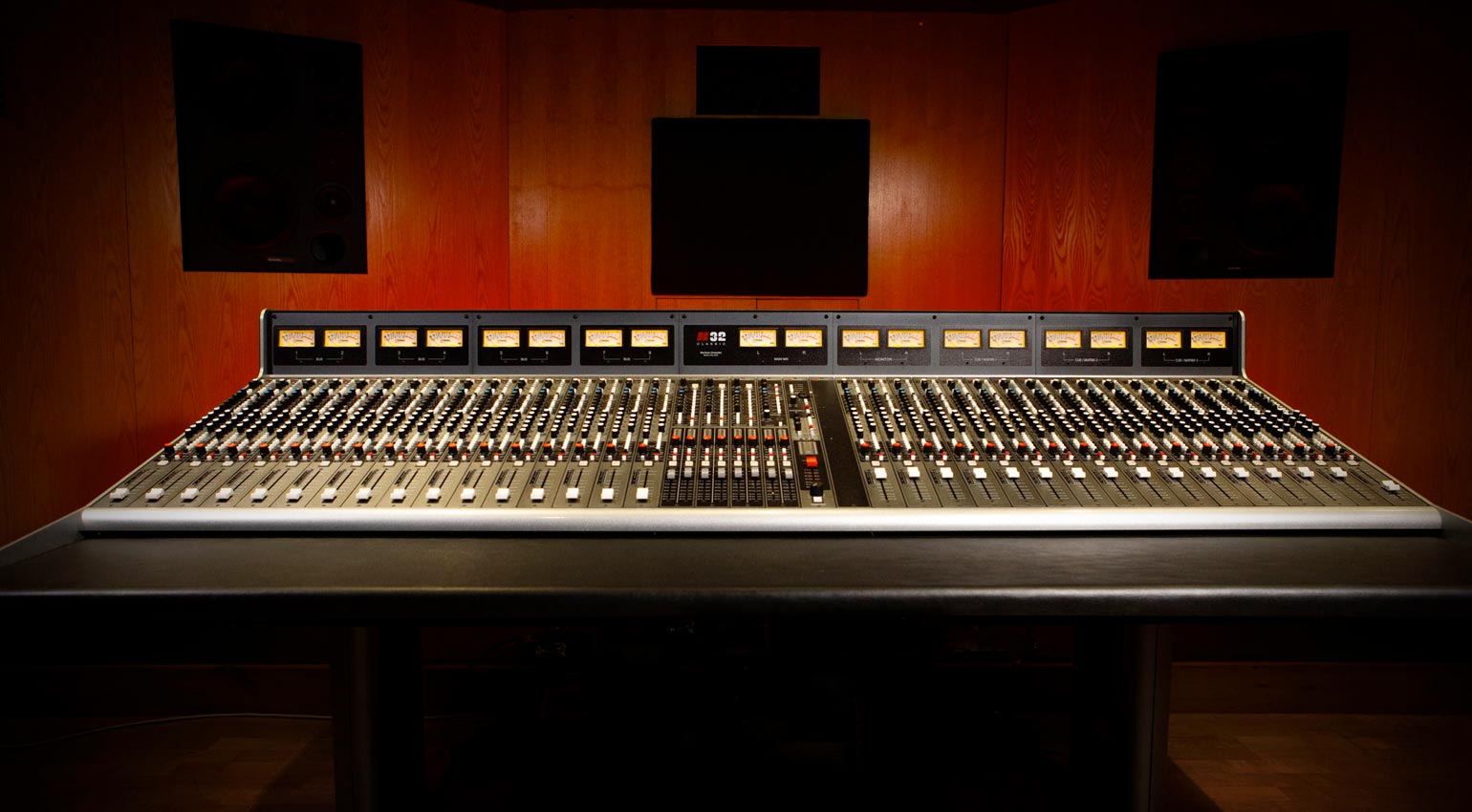 The Harrison 32Classic Console: The Legend Returns