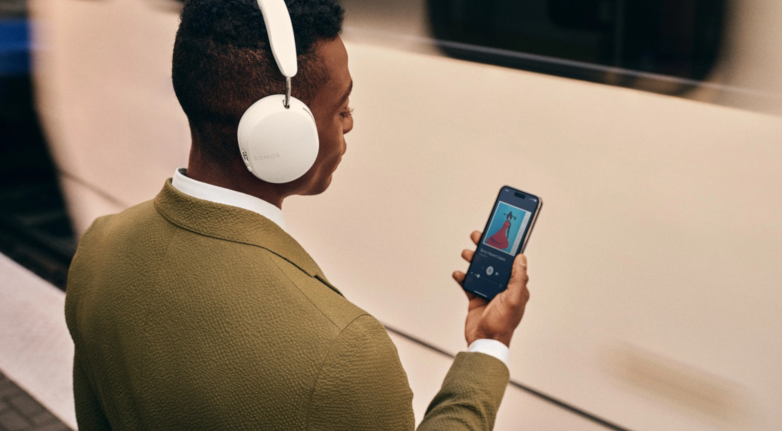 Can the Sonos Ace Headphones topple the XM5 and AirPods Max?