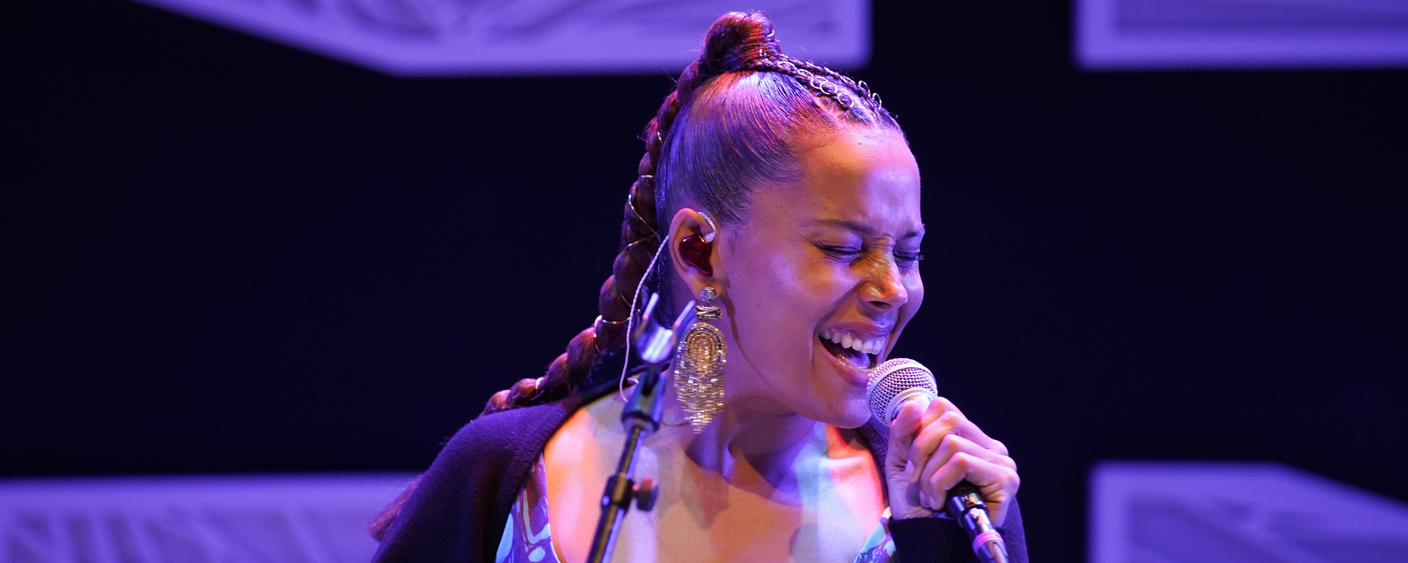 Regardez Rhiannon Giddens donner une performance électrisante de « You Louisiana Man » sur « Kimmel »