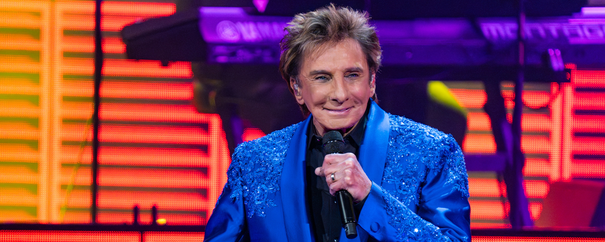 Barry Manilow dit qu'il jouera pour le "reste de ma carrière" avec une nouvelle résidence à vie