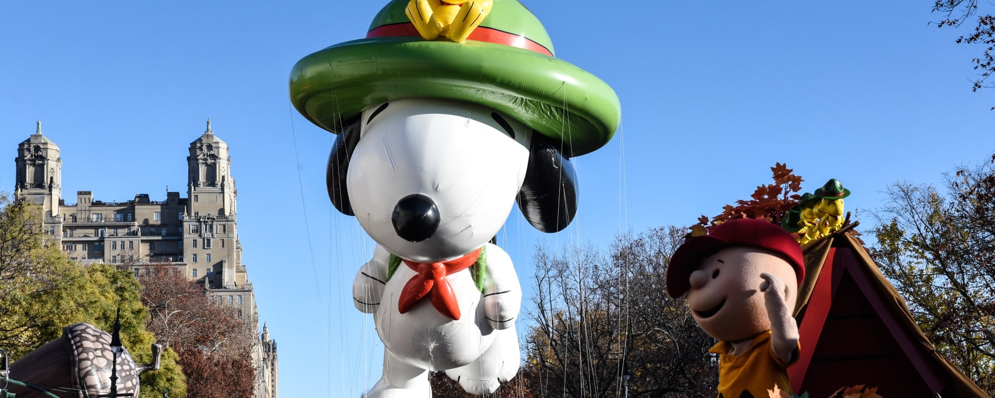 Les fans réagissent avec colère à la synchronisation labiale des artistes lors du défilé de Thanksgiving de Macy 2024