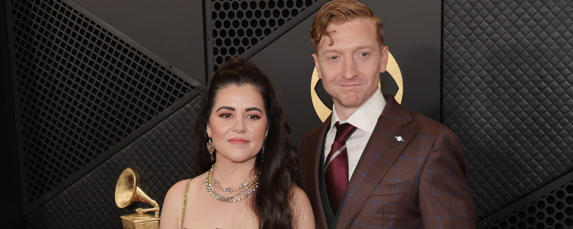 Senora May, chanteuse/compositrice et épouse de Tyler Childers, s'associe à la Commission du tourisme du Kentucky pour la nouvelle campagne « Joy Ride »