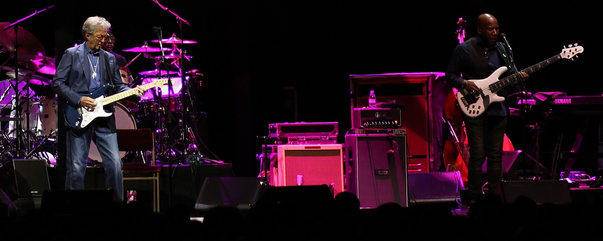 Eric Clapton a figuré sur deux chansons sur son nouvel album collaboratif de Long Time Nathan East avec son fils