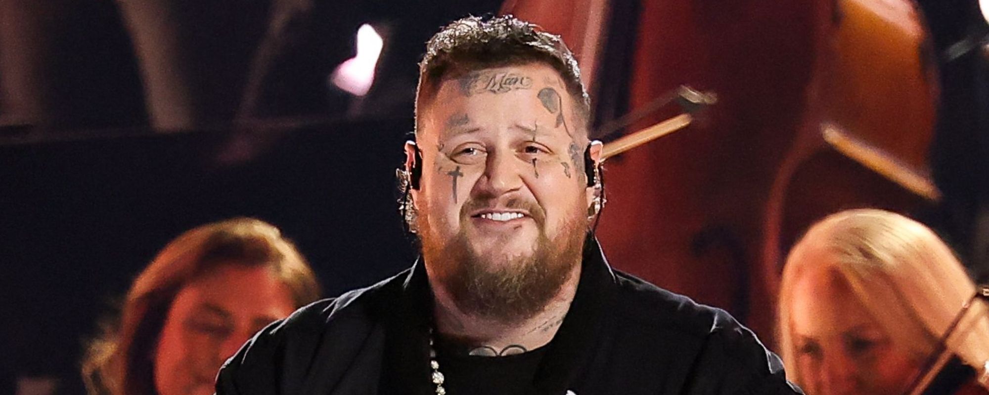 «Je me suis fait caca une fois»: Jelly Roll et Luke Bryan partagent leurs moments de scène les plus embarrassants