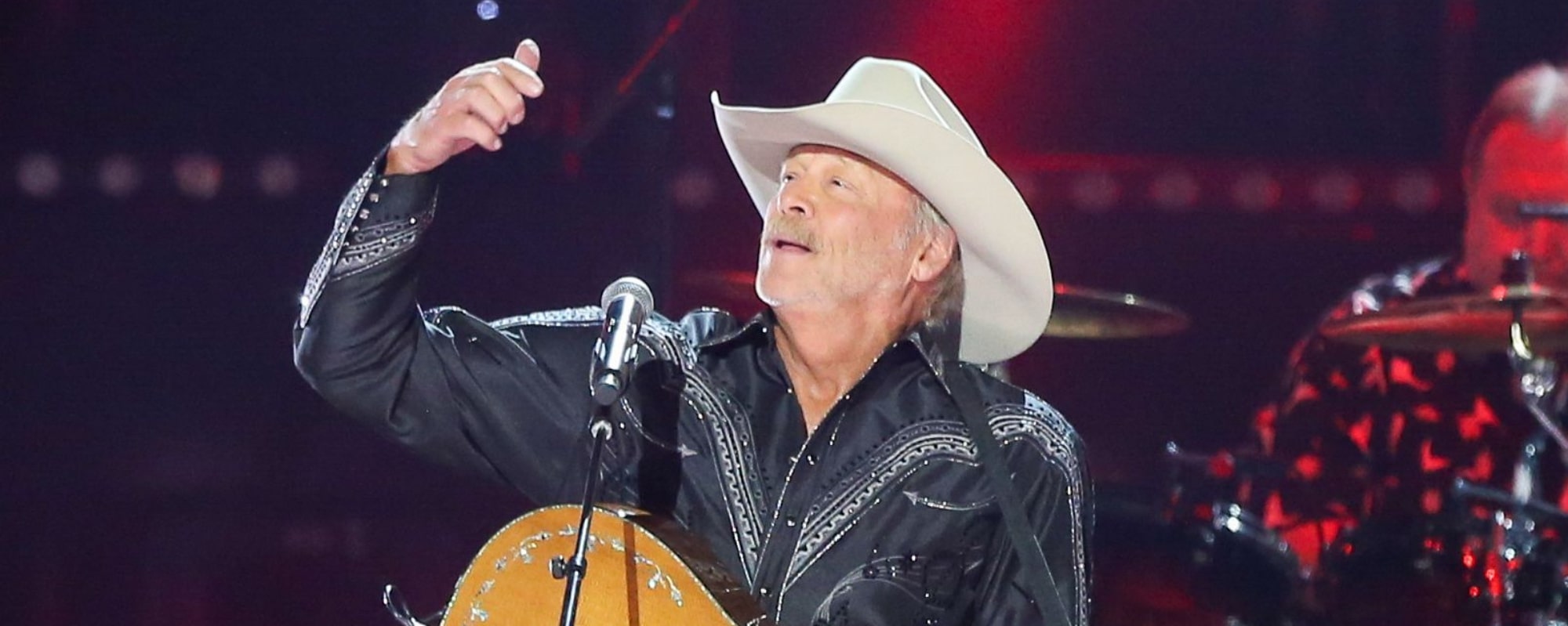 Alan Jackson laisse d'innombrables fans de country en larmes avec "Remember When" aux ACM Awards