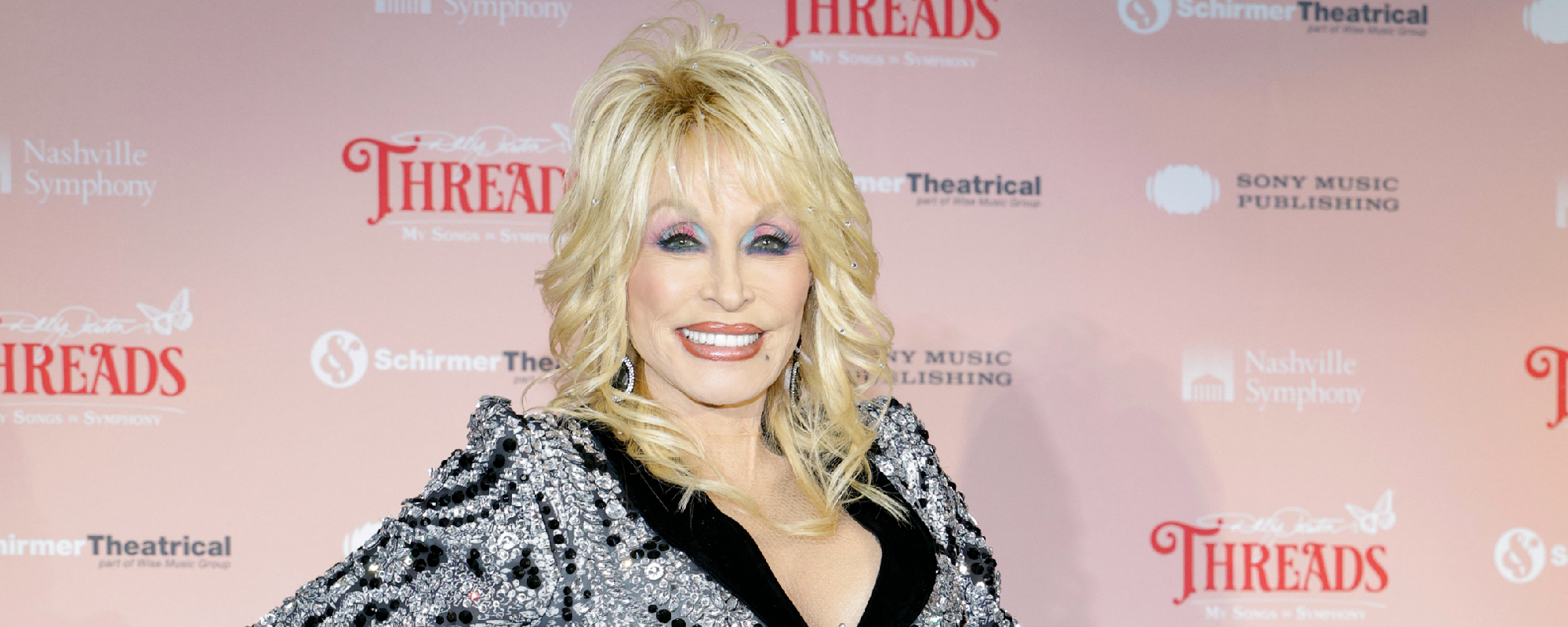 Dolly Parton réfléchit émotionnellement à la mort de défunt mari: "Je l'aimais depuis l'âge de 18 ans"