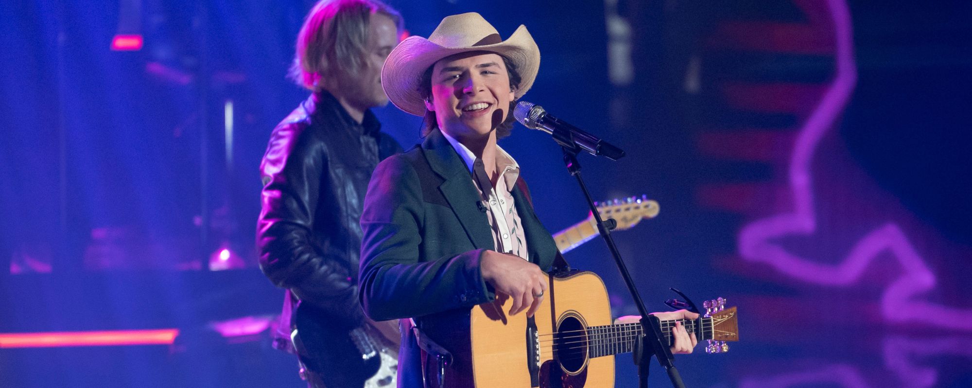 "Il est comme une éponge": l'inspiration musicale de John Foster parle de son voyage "American Idol"