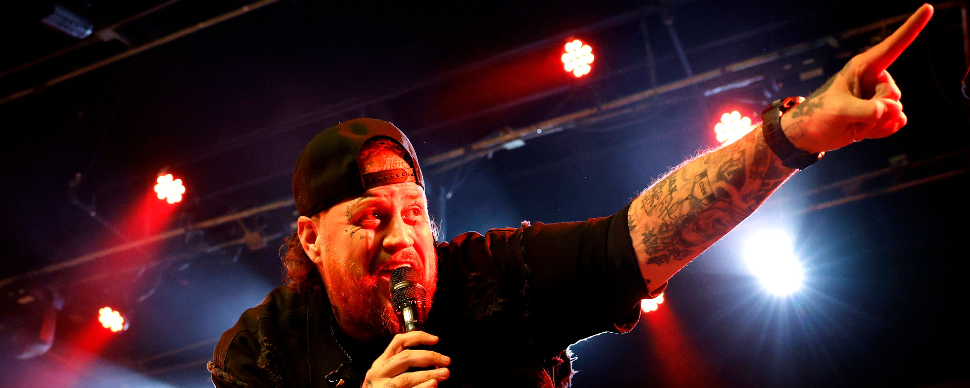 Jelly Roll parle au centre de détention pour adultes du Minnesota en tournée avec Post Malone: ​​"Je voulais juste être le père que je n'avais pas"