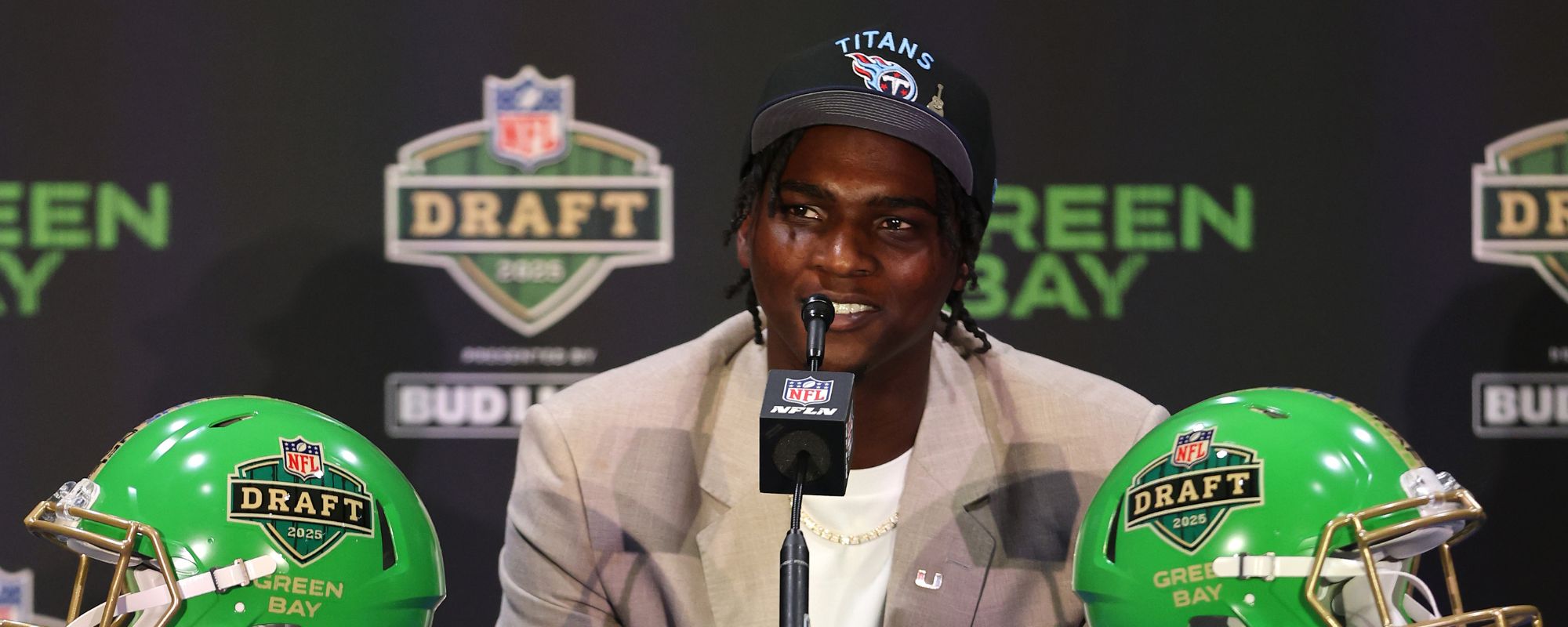 Morgan Wallen envoie un message au New Tennessee Titans QB Cam Ward