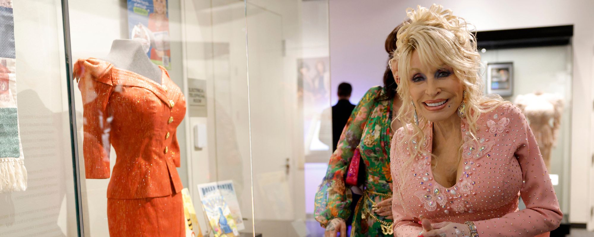 Dolly Parton espère profiter de la pluie à la pluie pour l'invitation du thé avec Kate Middleton