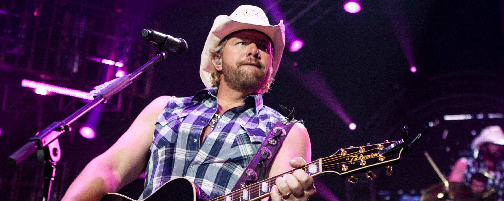 Apple Music fait équipe avec Ashley McBryde, Riley Green, Ella Langley et plus pour célébrer l'héritage de Toby Keith