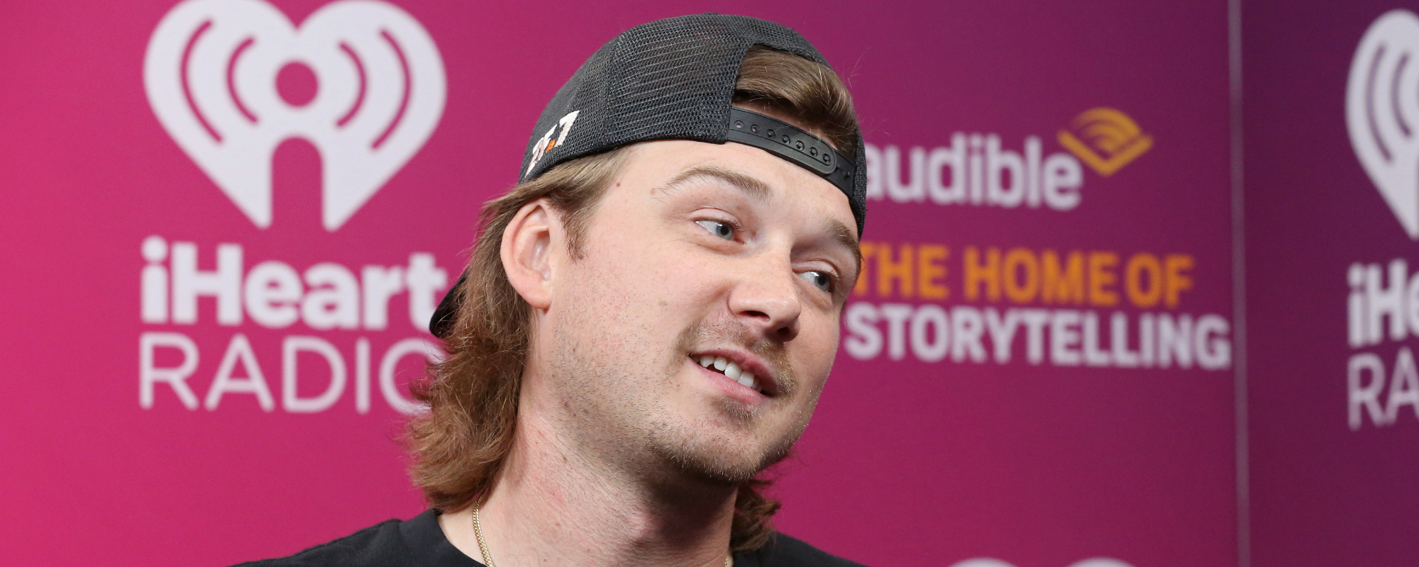 La légende de la NFL, Tom Brady, a un aperçu intérieur du processus créatif de Morgan Wallen - du stylo au studio
