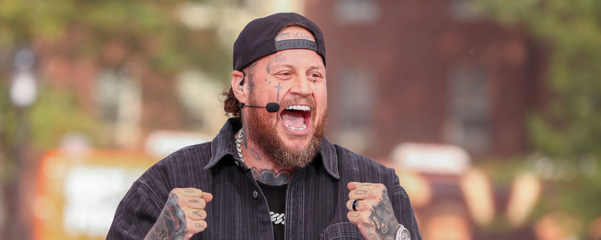 Cette star country montante attribue à Jelly Roll son aide à réduire l'écart entre les sexes dans le genre