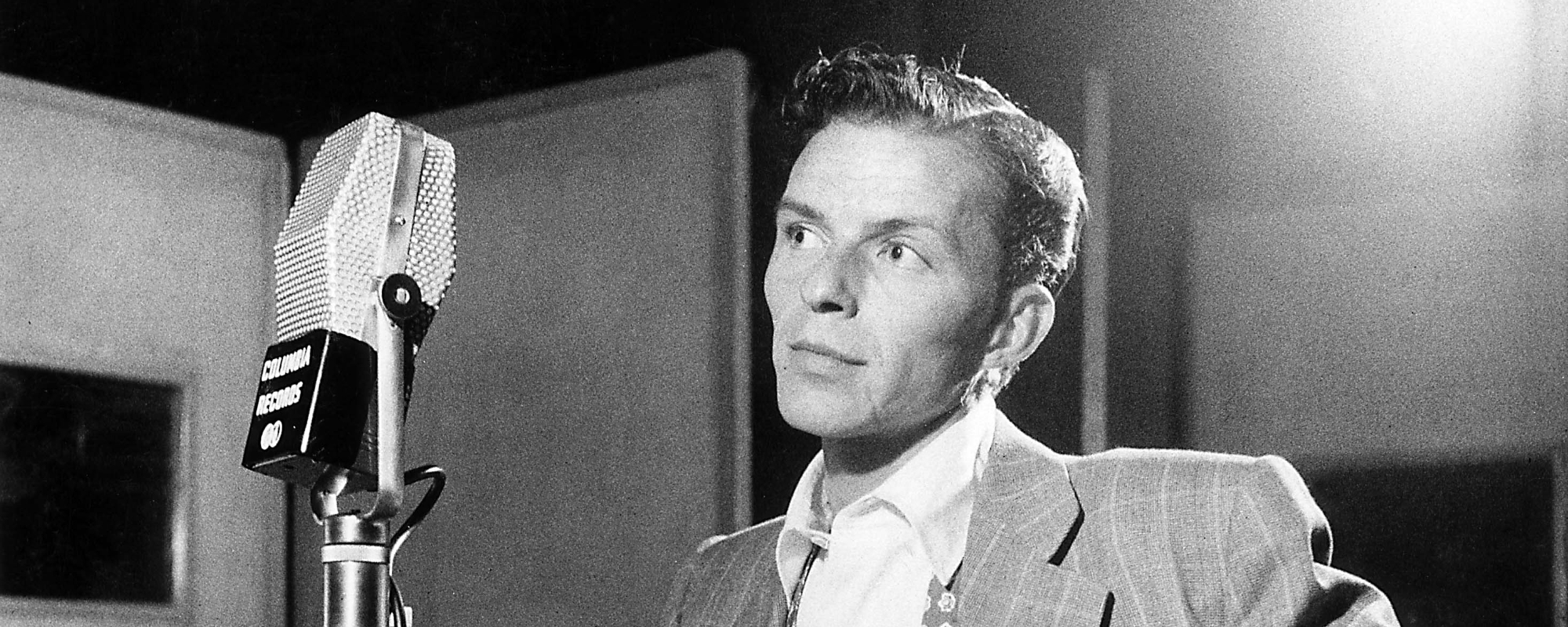 George Clooney explique pourquoi Frank Sinatra lui a crié dessus : « Il y avait des hélicoptères qui survolaient son [Home]»