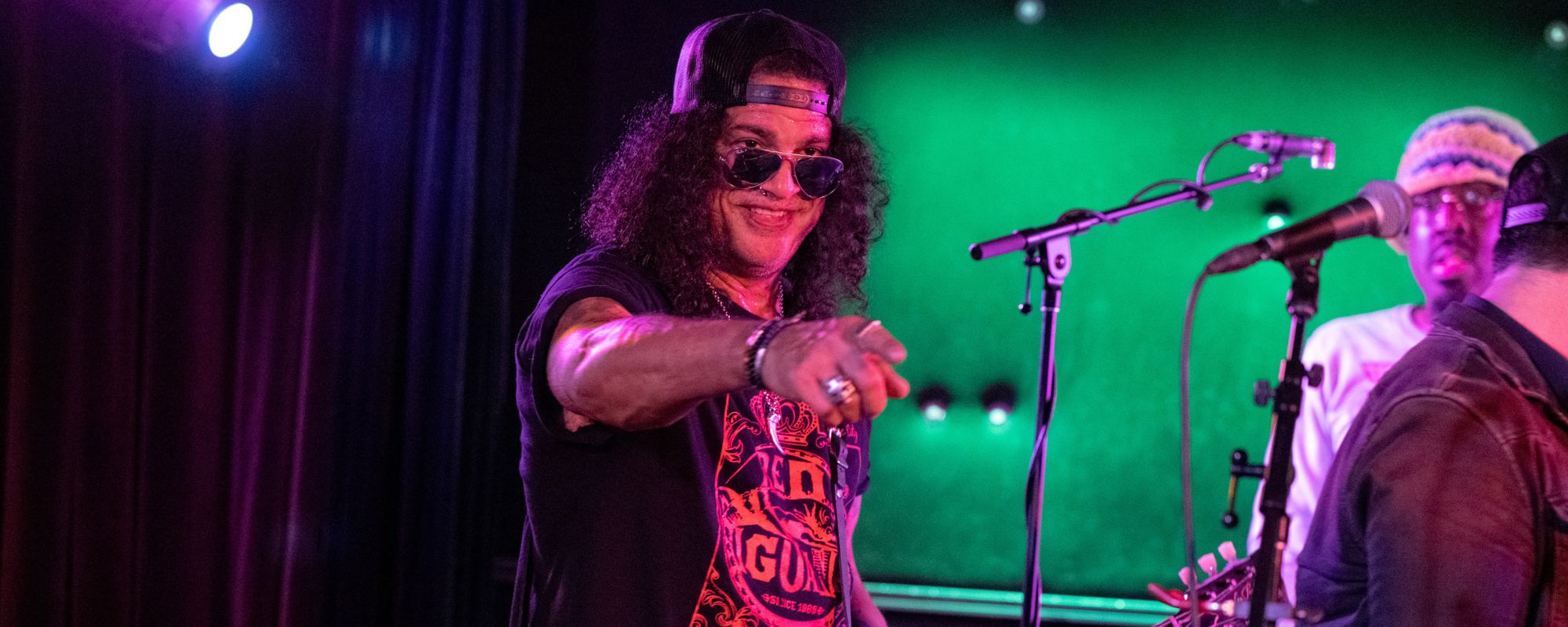 Slash a abordé l'explosion virale d'Axl Rose lors du concert de Guns N' Roses