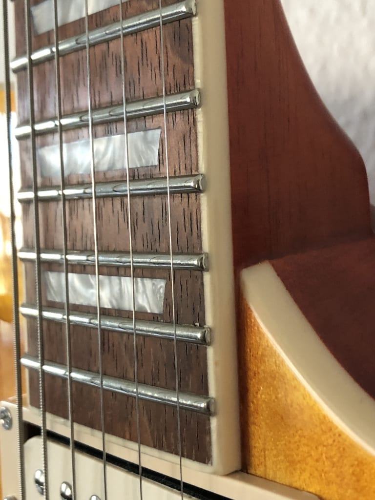 Les bords de la touche sont lisses