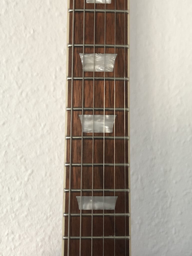 Toutes les frettes sont joliment habillées