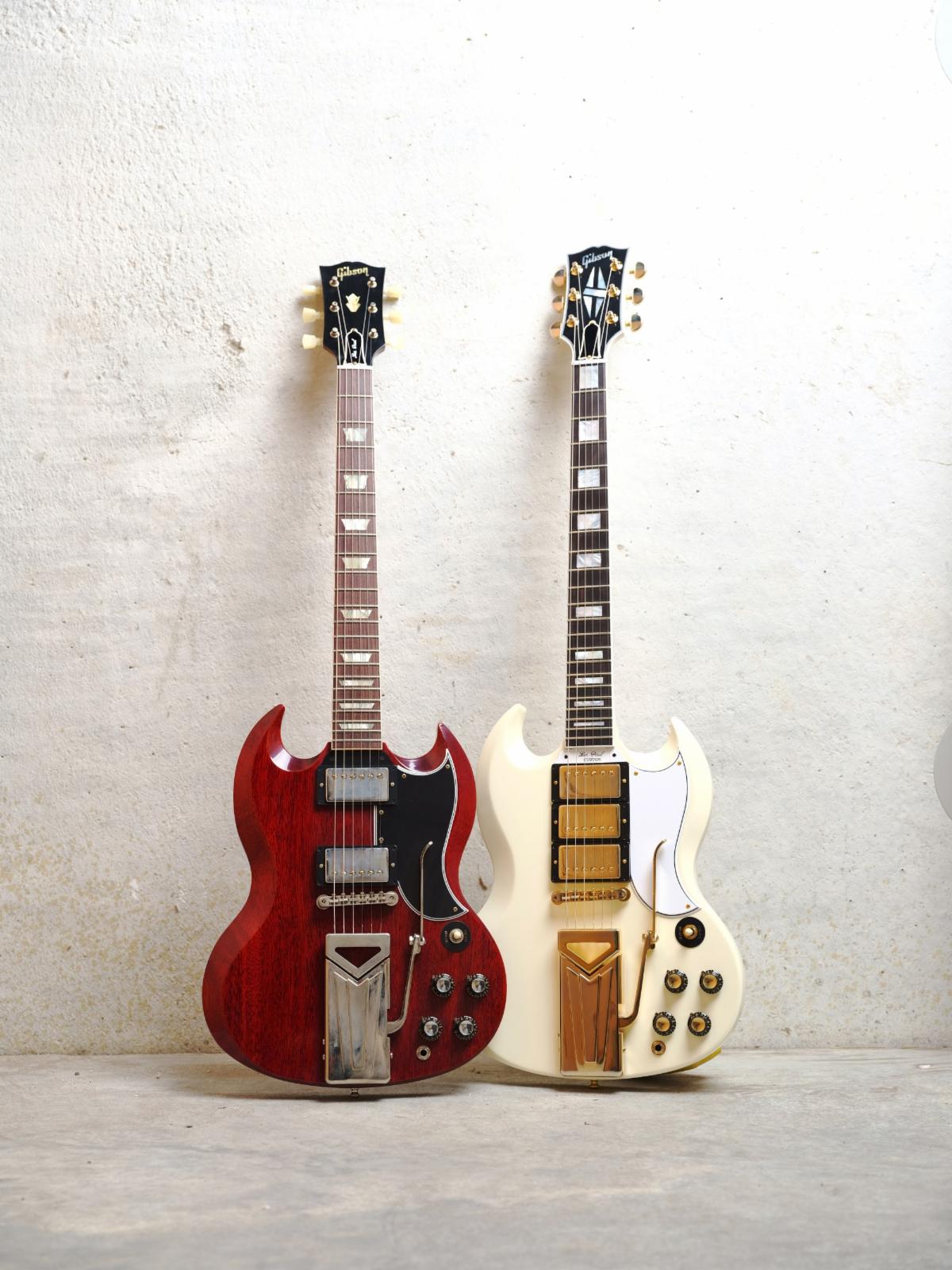 Gibson 60th Anniversary 1961 SG Standard avec Sideways Vibrola en Cherry Red VOS et Classic White VOS.