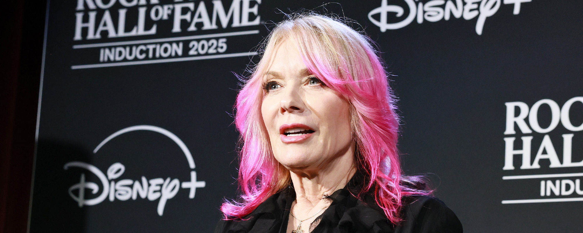 Howard Stern au Temple de la renommée du rock & roll ? Nancy Wilson dit oui : "Il n'est plus un connard"