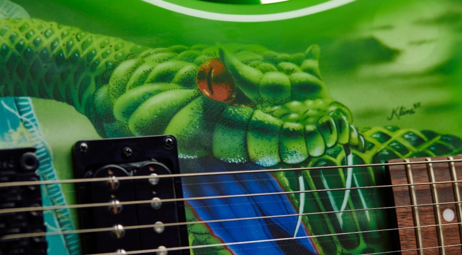 Kramer Snake Baretta up close
