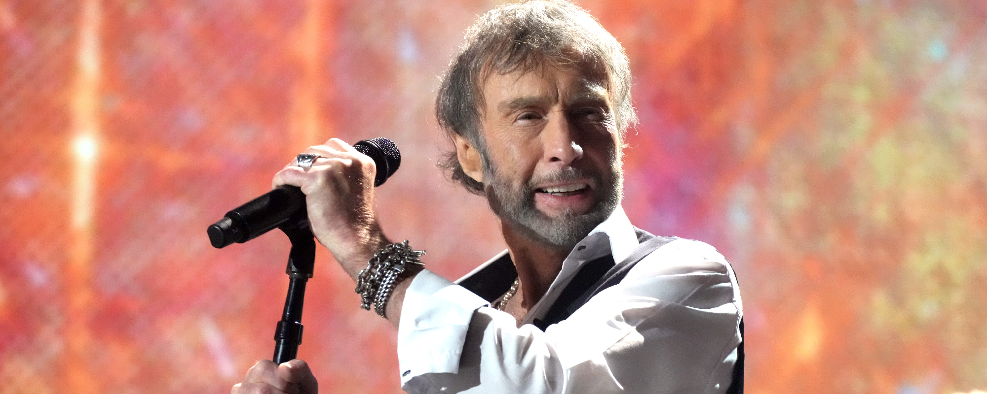 Paul Rodgers se retire de sa prestation live lors de l'intronisation de Bad Company au Rock Hall : « Je dois donner la priorité à ma santé »