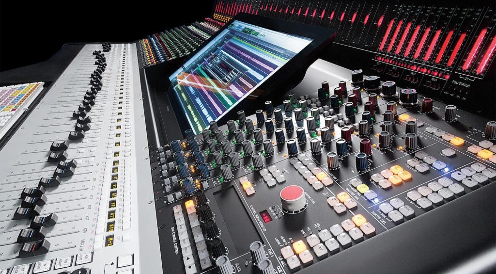 Enregistrement en studio ou enregistrement à domicile : Neve Genesys Black