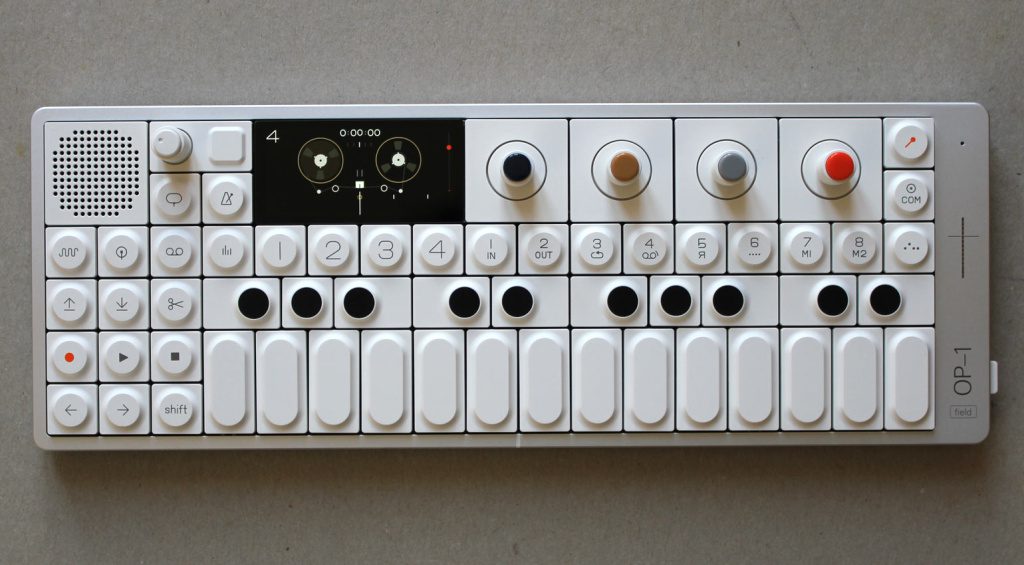 Champ OP-1 d'ingénierie pour adolescents