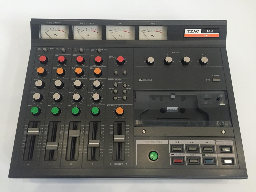 TEAC 144 Portastudio