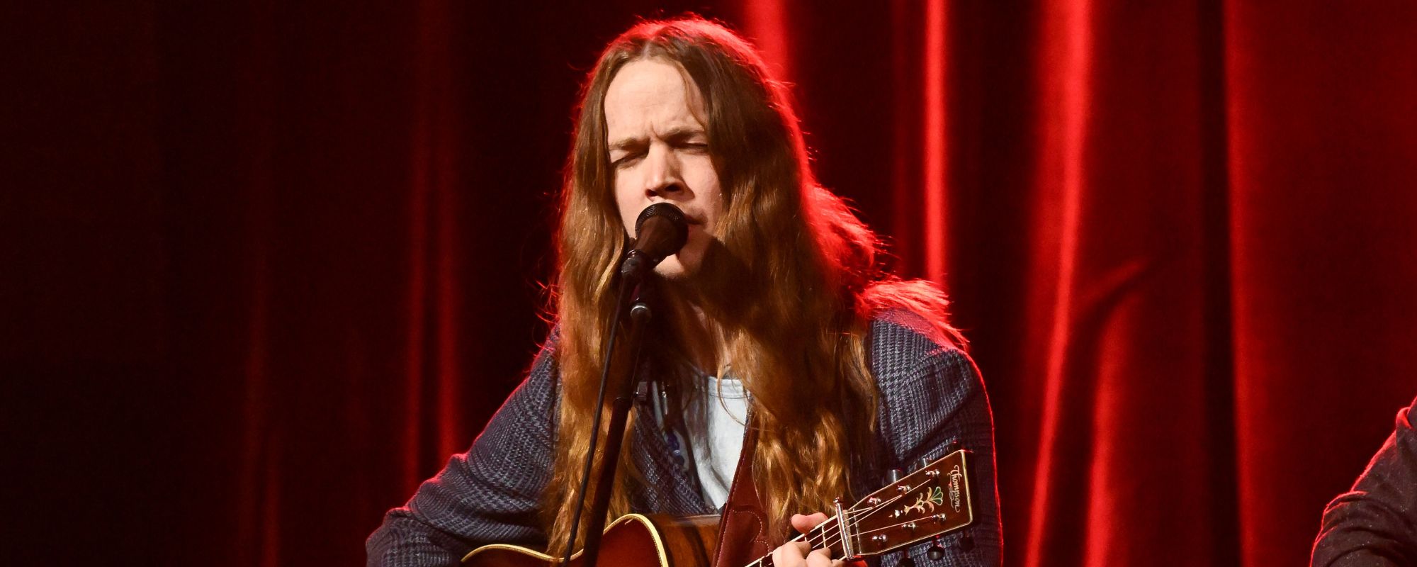 Billy Strings explique comment la paternité a changé en tournée