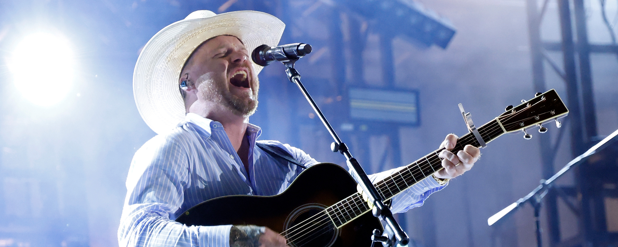 Cody Johnson révèle l'astuce qu'il utilise pour choisir les chansons à enregistrer
