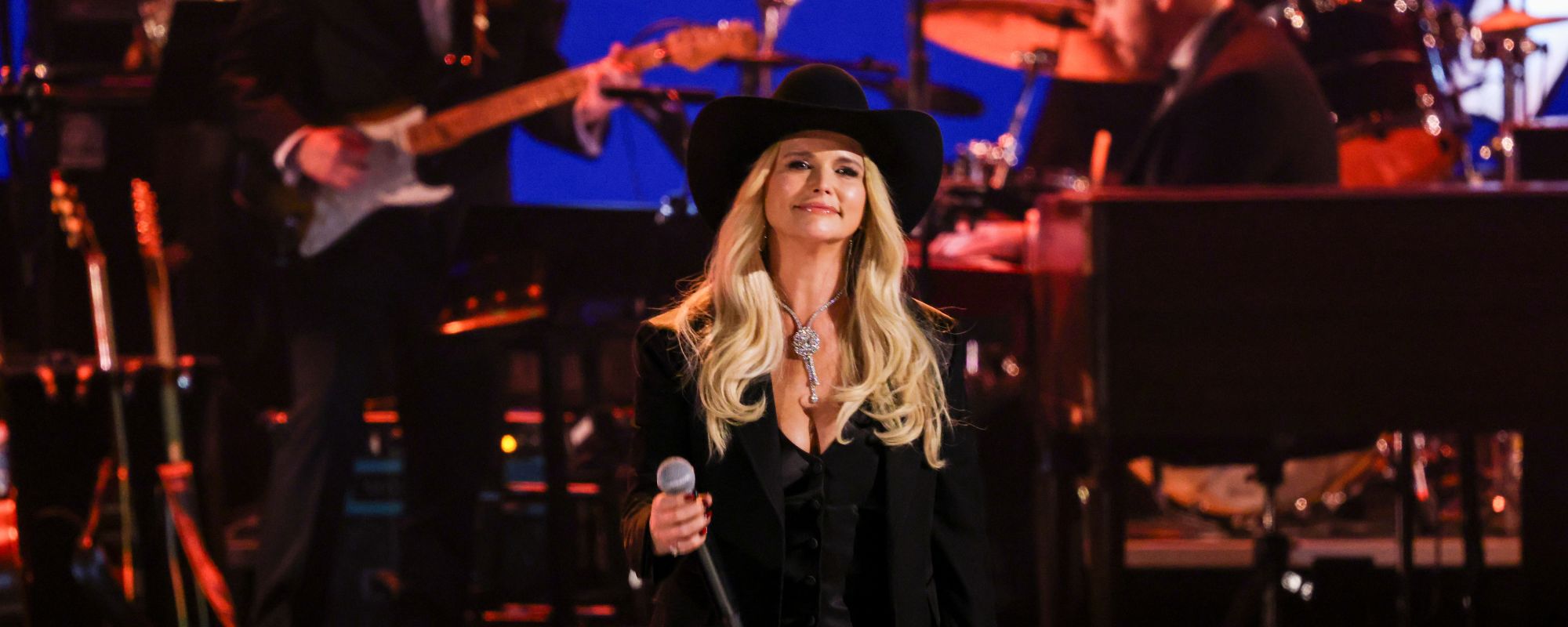 “Dang Right He Is!”: Miranda Lambert Debuts Ella Langley Hit “Choosin’ Texas” Onstage
