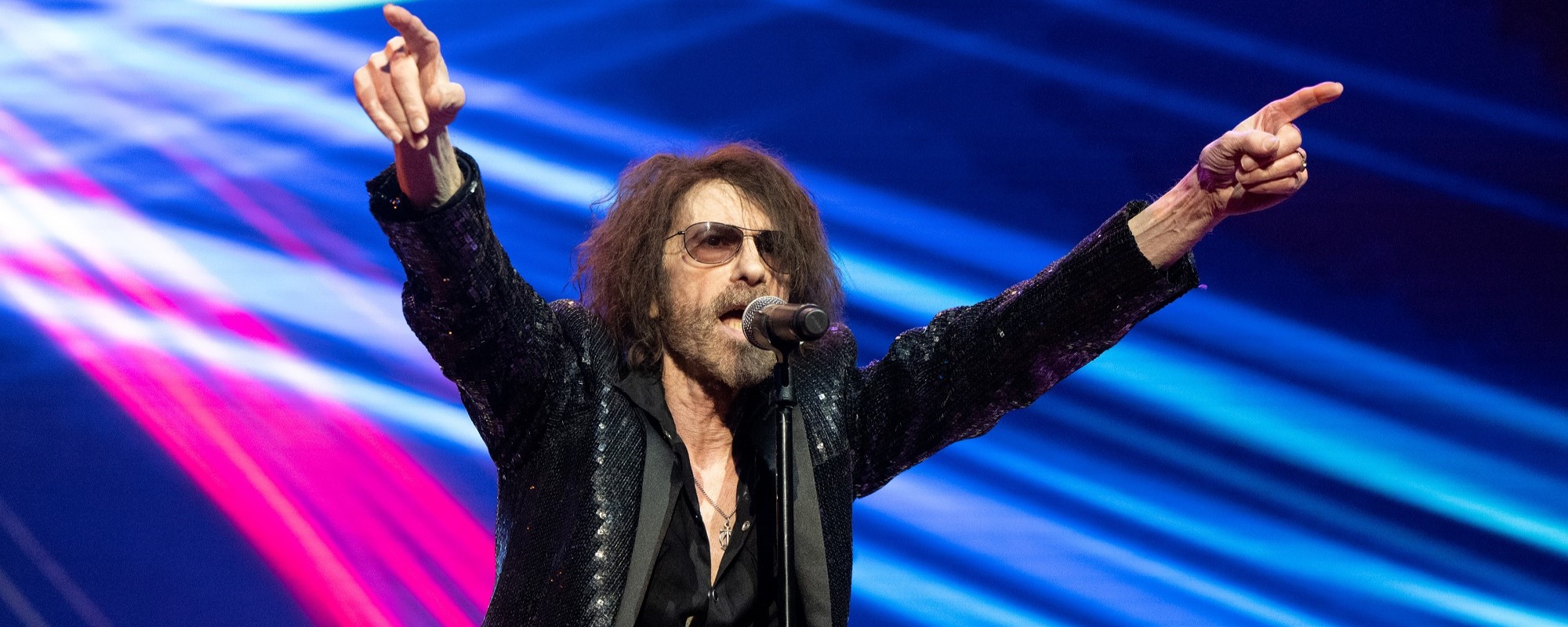 L'ancien leader du groupe J. Geils, Peter Wolf, prolonge sa tournée solo 2026 jusqu'en avril ; Envoie un message musical de vacances aux fans