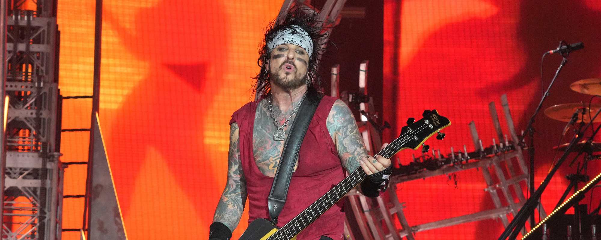 Nikki Sixx dénonce les rock stars vieillissantes qui tentent de paraître et d'agir jeunes