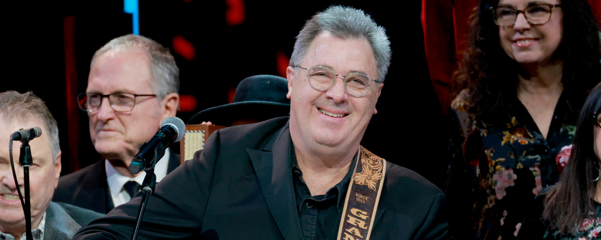 Vince Gill révèle et chante la plus grande chanson country du Grand Ole Opry - et George Jones sourit probablement d'en haut