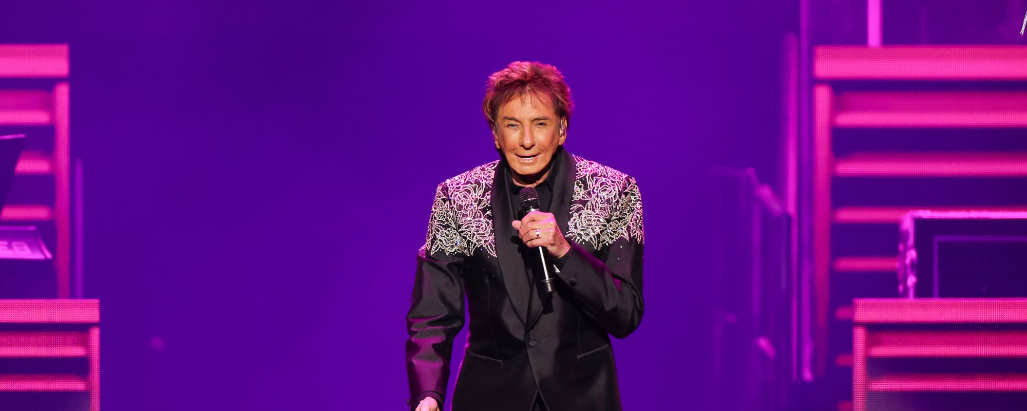 Barry Manilow partage une mise à jour édifiante sur sa santé après un diagnostic de cancer du poumon