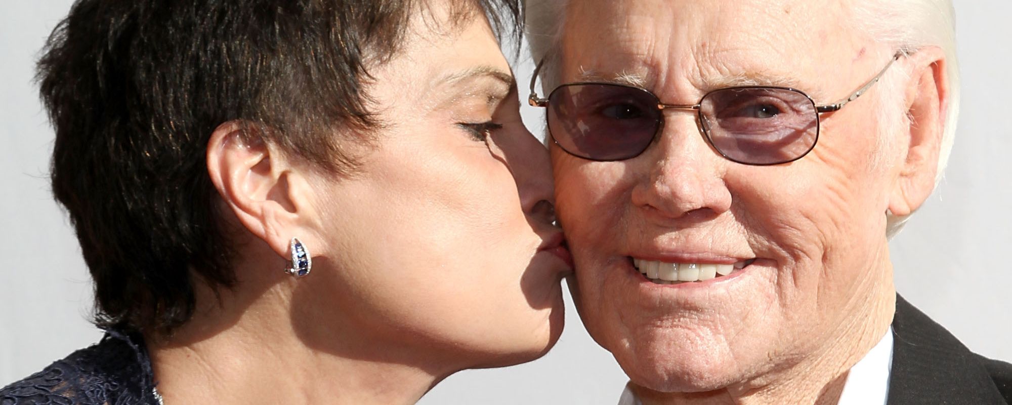 La couverture Opry d'Ernest de George Jones obtient un cachet d'approbation surprenant