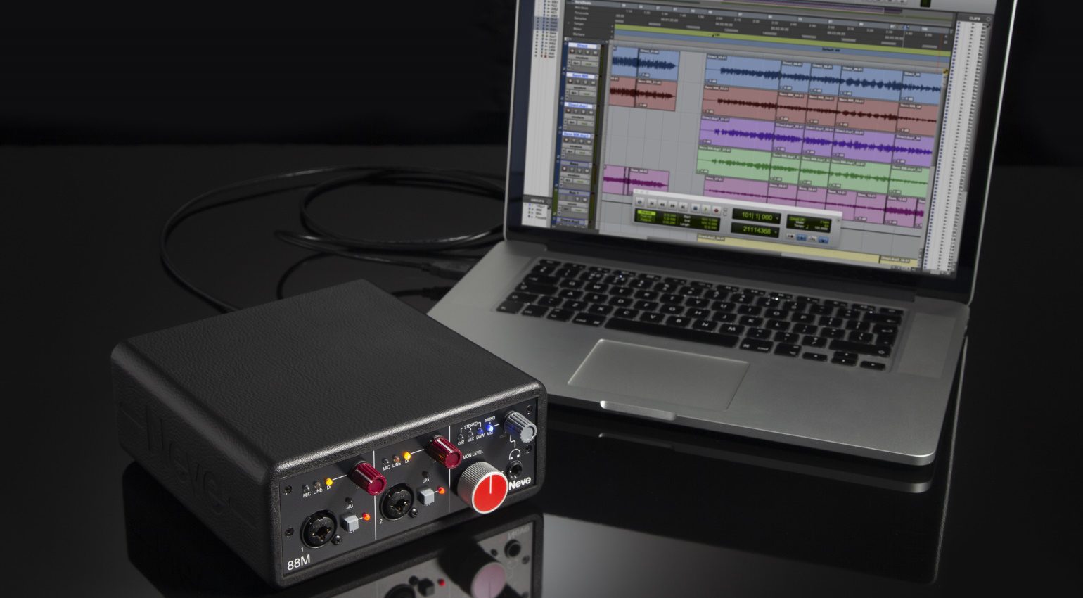 AMS NEVE 88M avec ordinateur portable