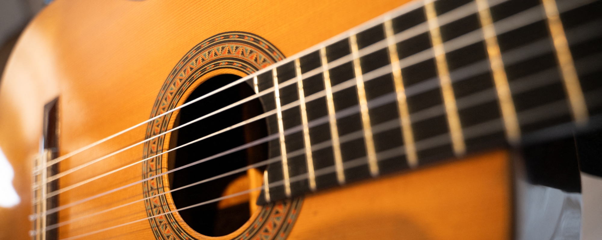 Un chanteur country contraint d'annuler sa tournée suite à un horrible accident