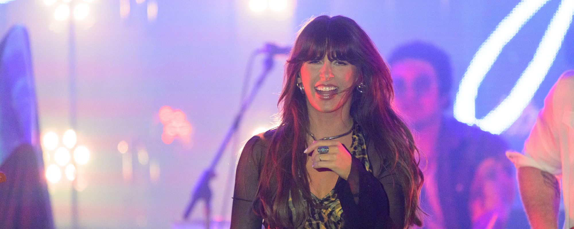 Ella Langley entre à nouveau dans l'histoire en tant que première artiste country féminine à occuper les deux meilleures places en streaming du Billboard