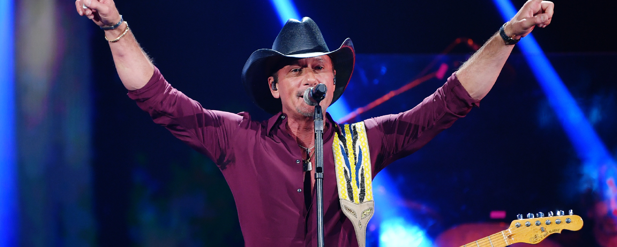 La prochaine série incontournable de Hulu suit un entraîneur de football d'un lycée se faisant doubler en tant que chef du crime (avec une légende de la musique country)