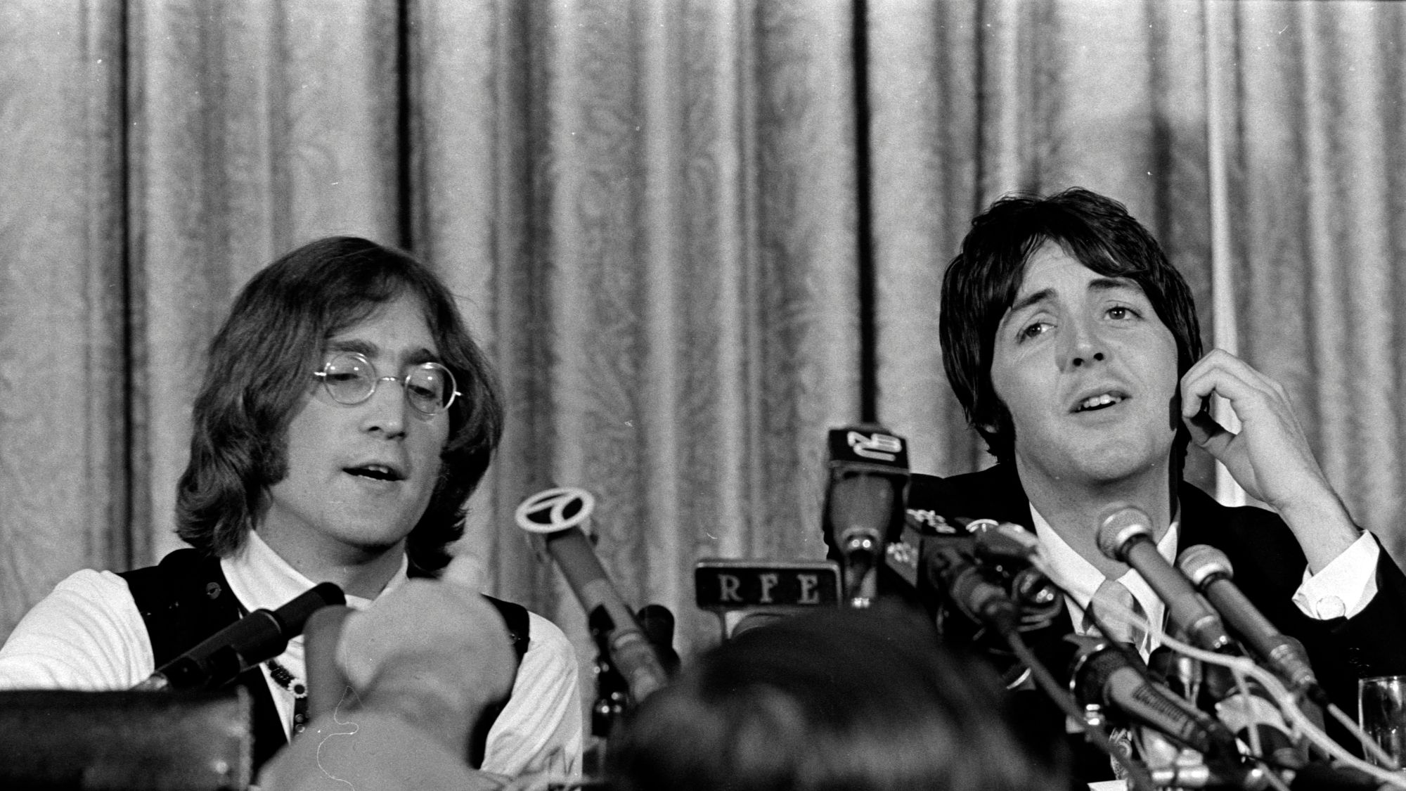 Paul McCartney Reveals That “Working-Class Hero” John Lennon Actually Had Some Very “Posh” Relatives, Recalls Hitchhiking With George Harrison