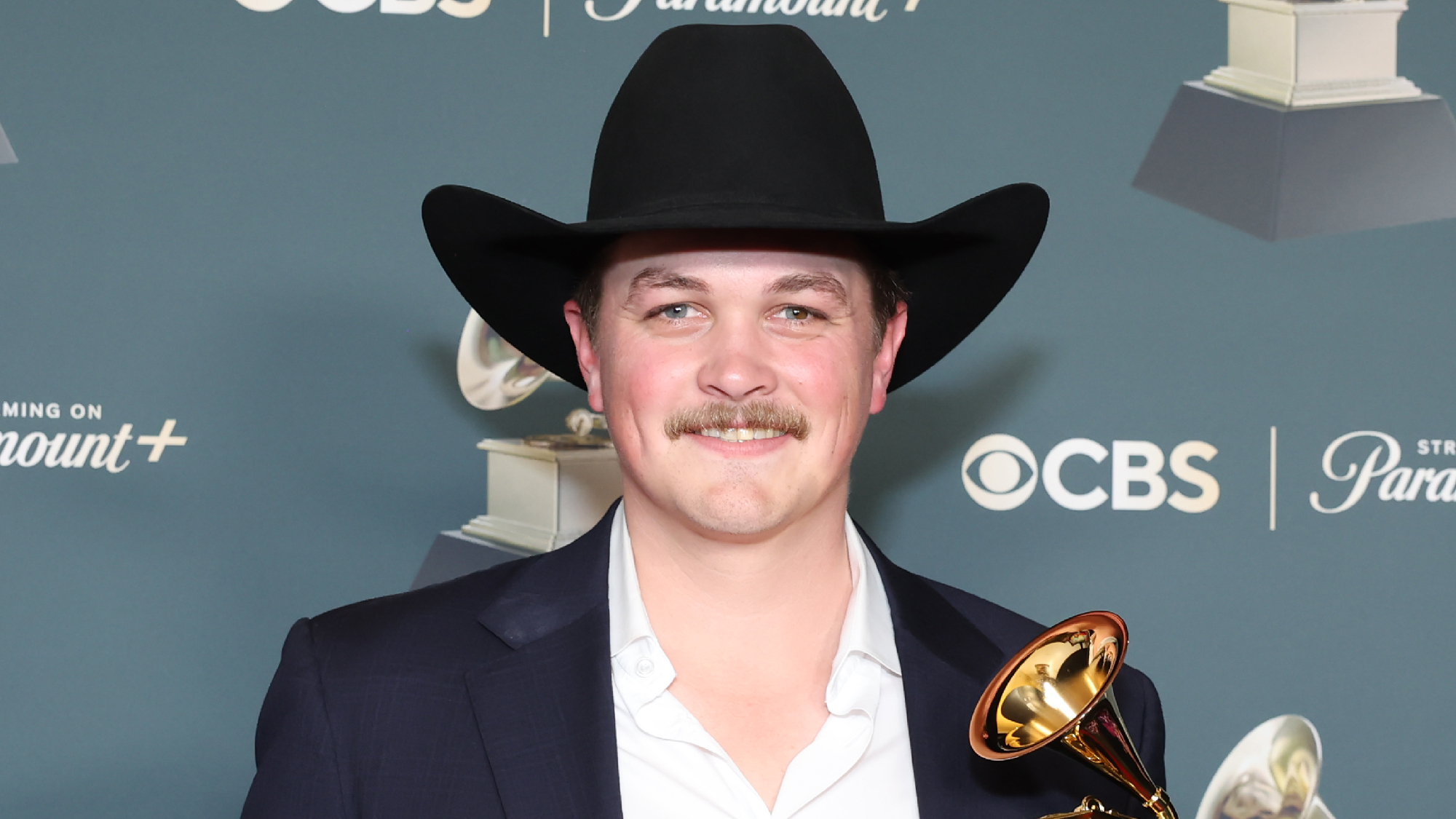 « Ça fait un peu mal » : Zach Top qualifie la victoire aux Grammy Awards contre Willie Nelson de « sacrilège »